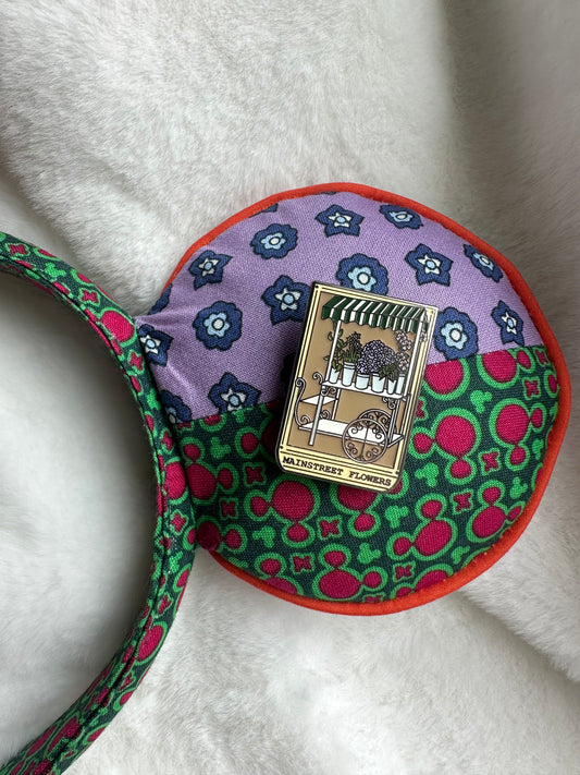 MainStreet flower market - enamel pin